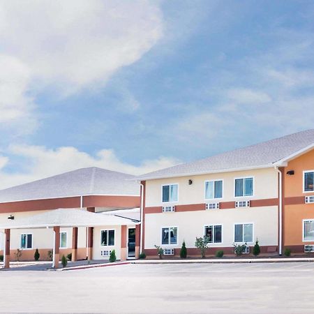 Motel Super 8 By Wyndham Parsons Extérieur photo