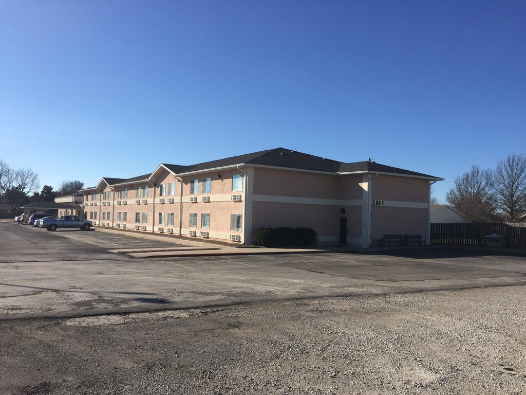 Motel Super 8 By Wyndham Parsons Extérieur photo