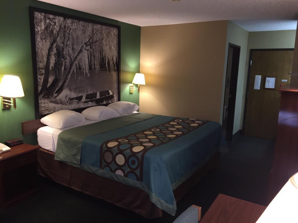 Motel Super 8 By Wyndham Parsons Extérieur photo